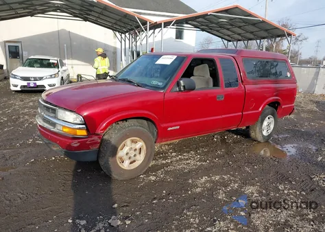 2002 Chevrolet S-10 Ls из США, поврежденный, VIN 1GCDT19W628184581